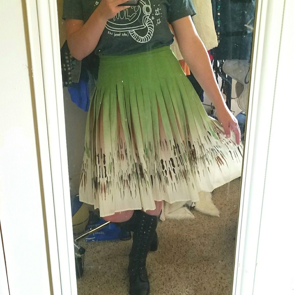 BCBGMaxAzria pleated cotton tea length skirt green